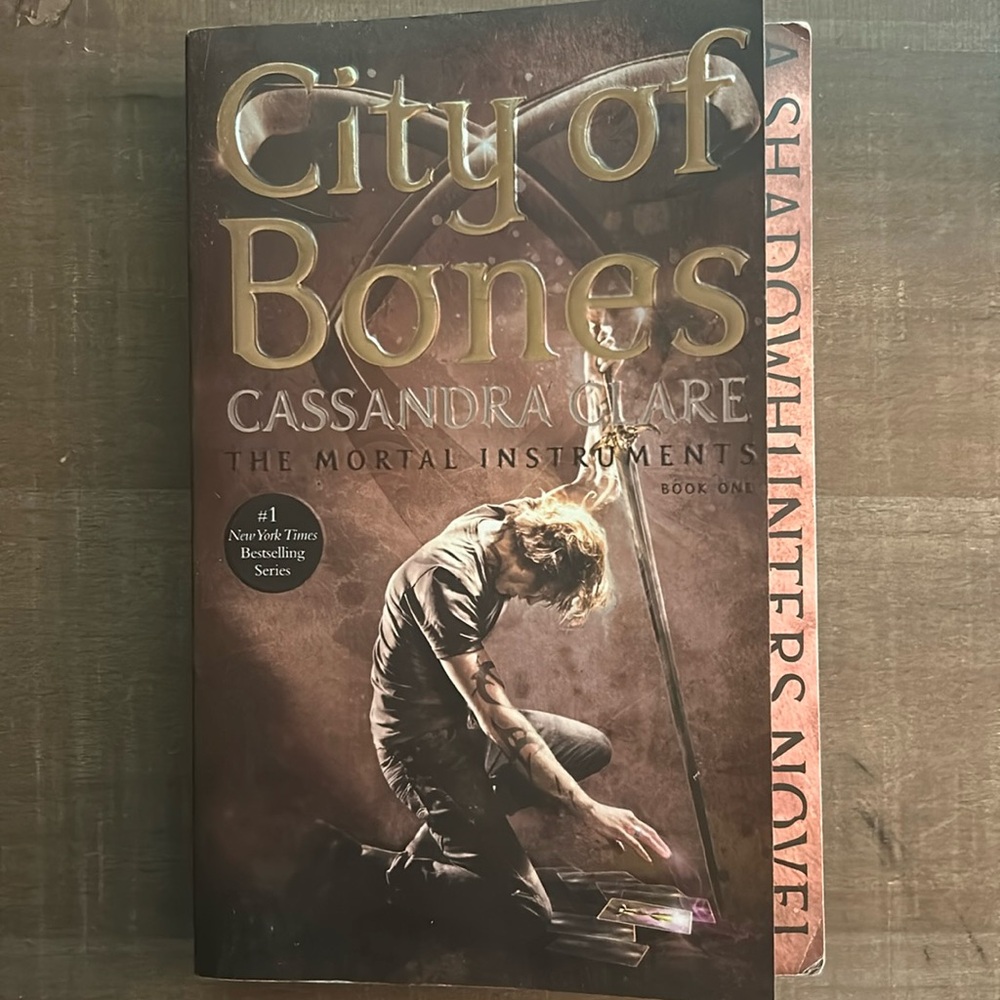 City of bones by Cassandra Clare